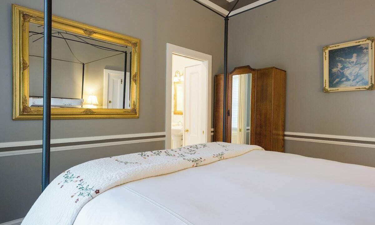 Photo of Bedroom in St. Helena