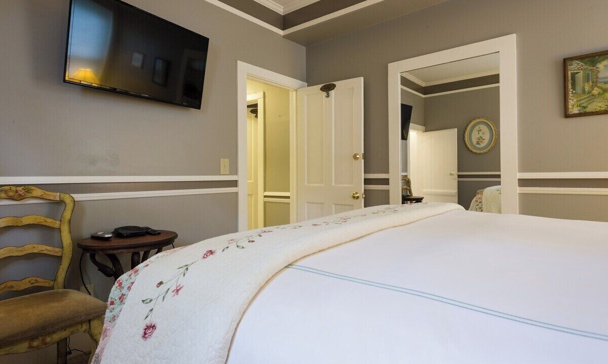 Photo of Bedroom in St. Helena