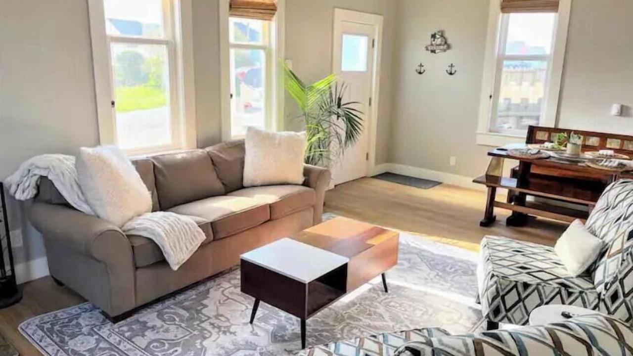 Photo of Livingroom in Eureka