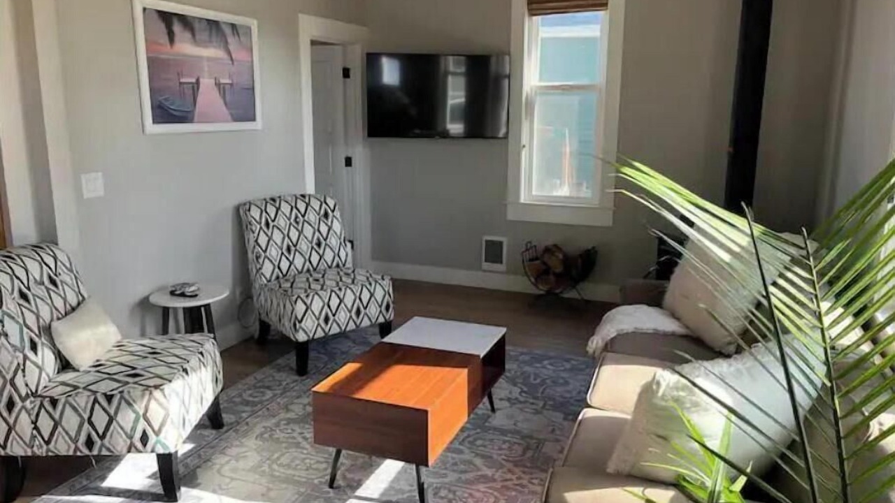 Photo of Livingroom in Eureka