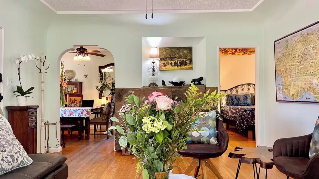 Photo of Livingroom in Burbank