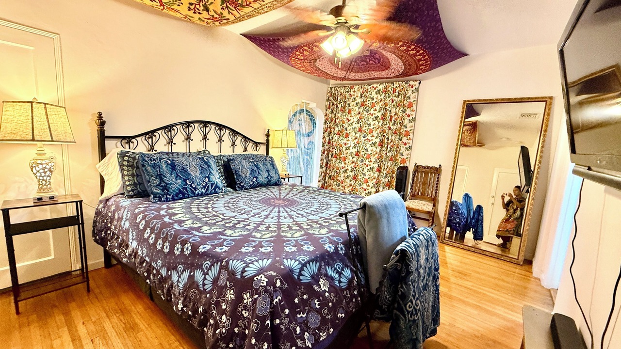 Photo of Bedroom in Burbank