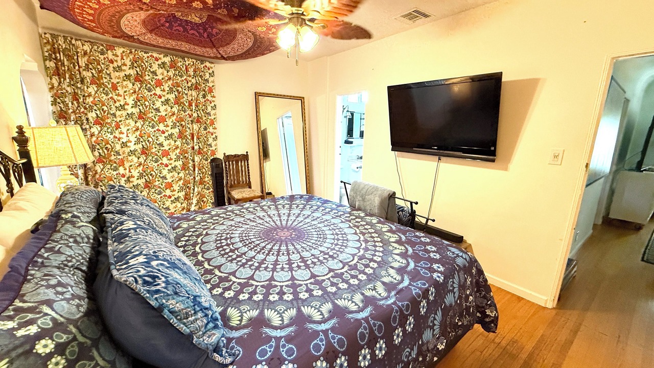 Photo of Bedroom in Burbank