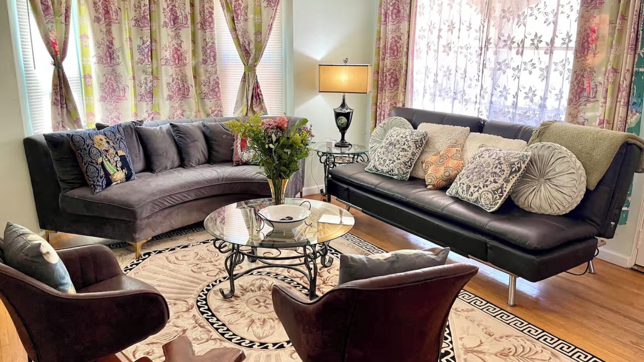 Photo of Livingroom in Burbank