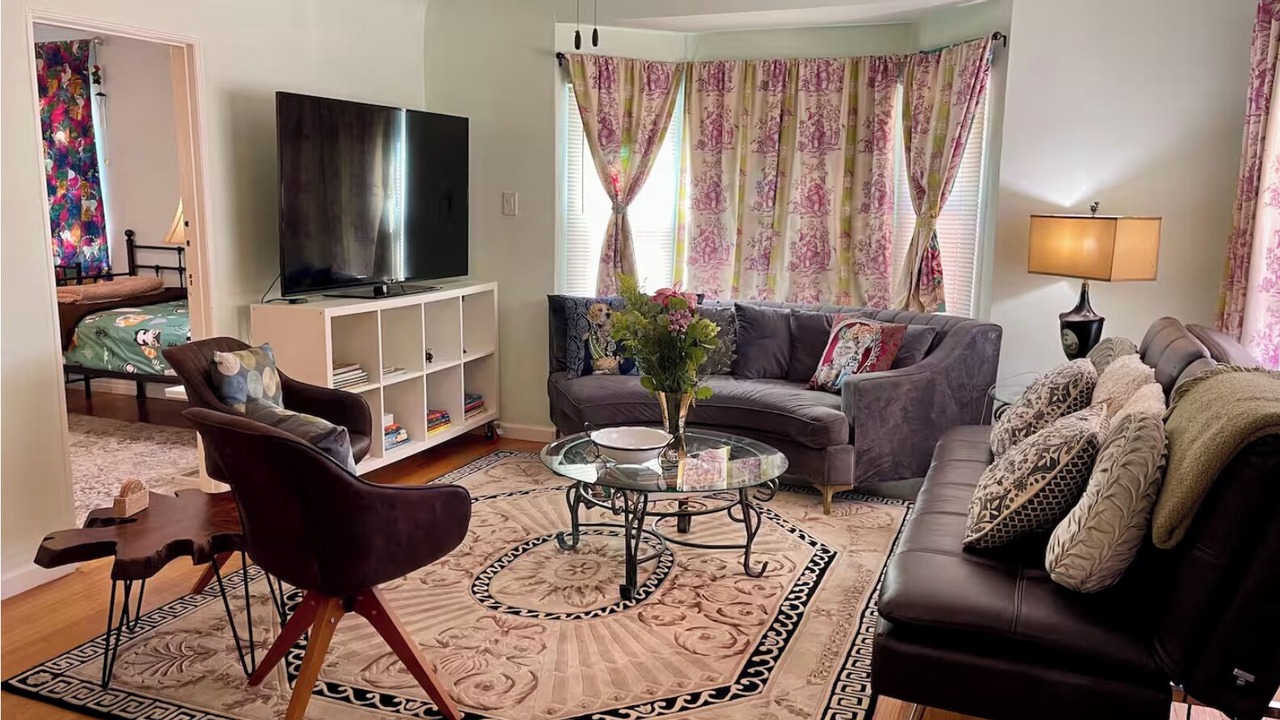 Photo of Livingroom in Burbank