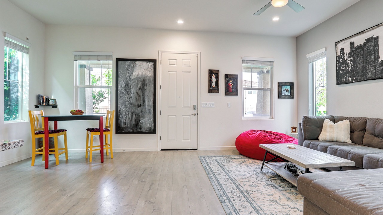 Photo of Livingroom in North Natomas