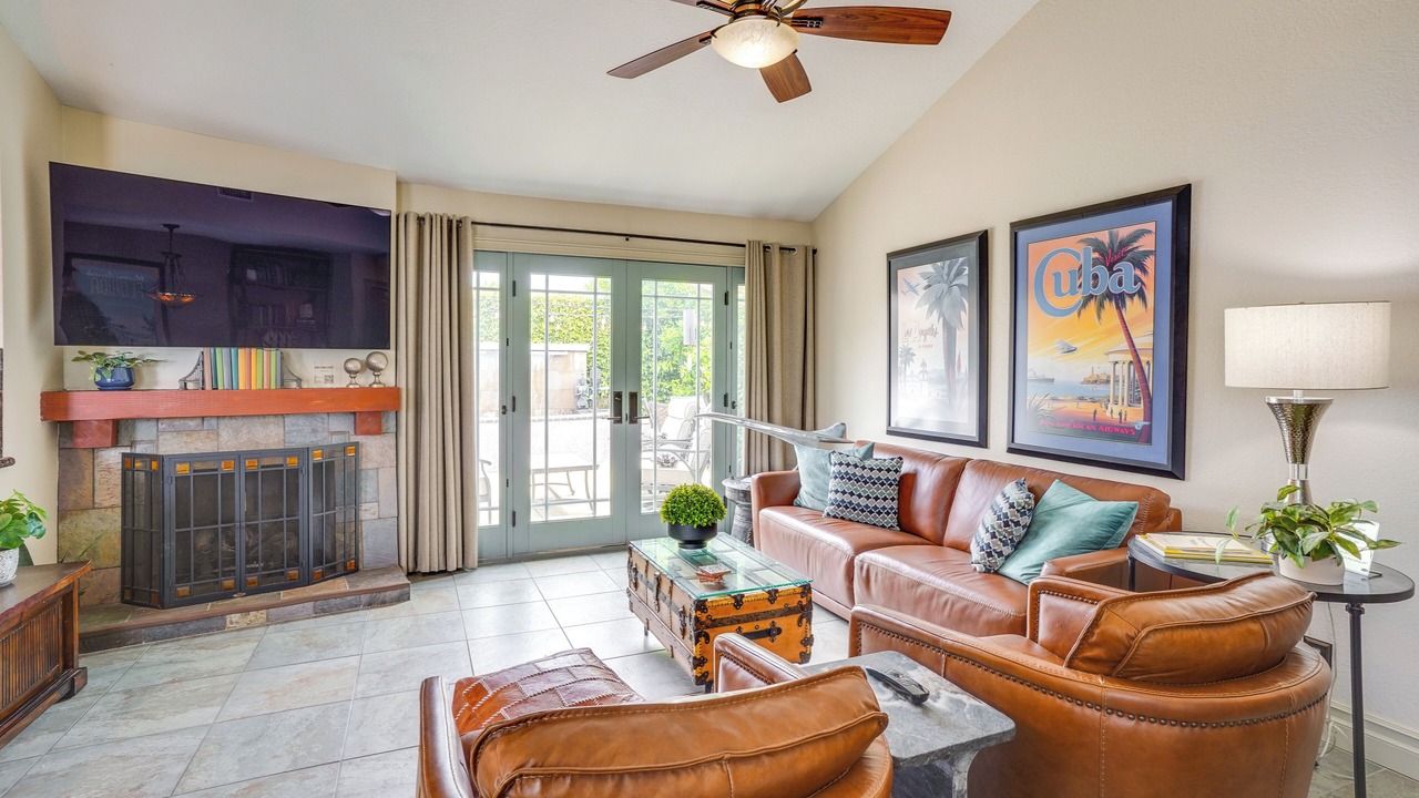 Photo of Livingroom in North Tustin