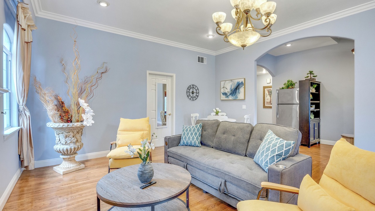 Photo of Livingroom in Lamanda Park