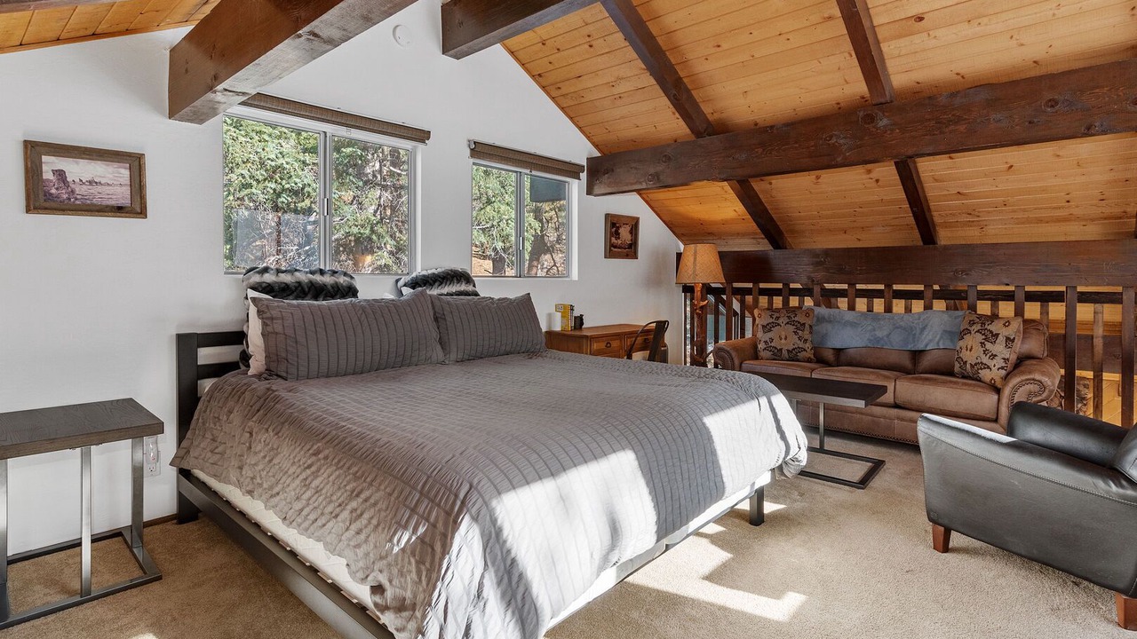 Photo of Bedroom in Upper Moonridge