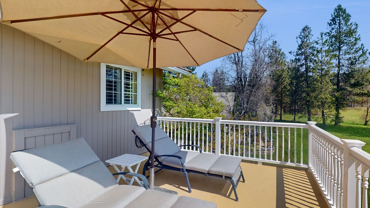 Photo of Patio Balcony in Bass Lake