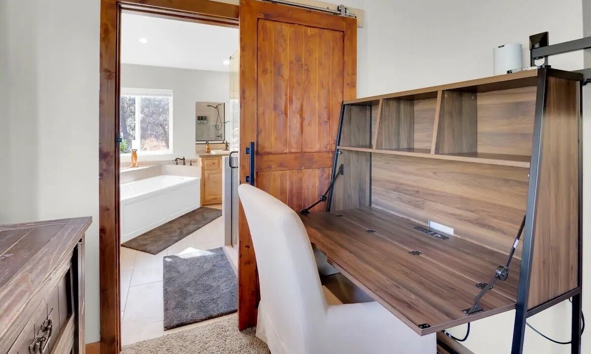 Photo of Bedroom in Upper Moonridge