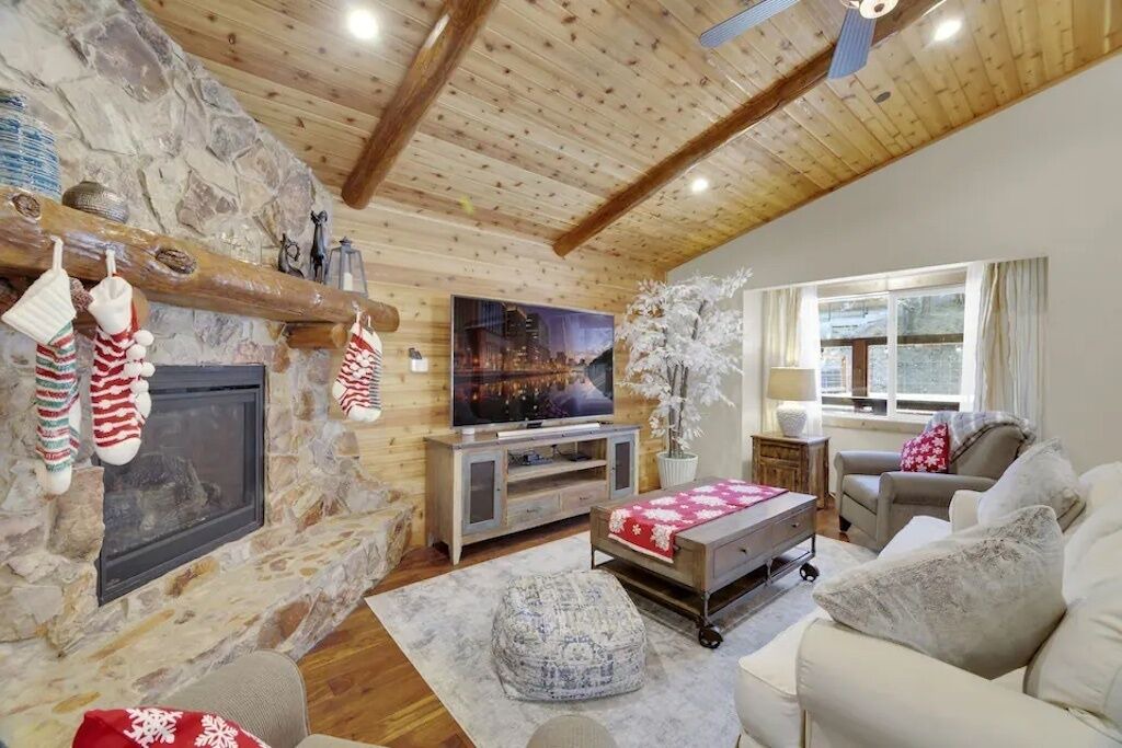 Photo of Livingroom in Upper Moonridge