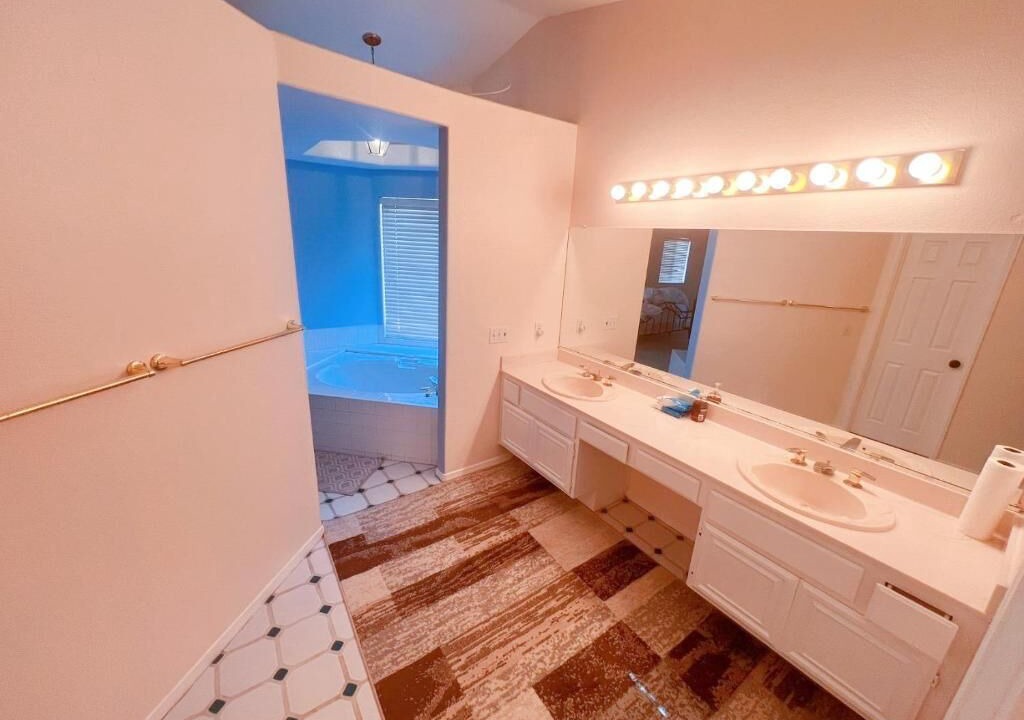 Photo of Bathroom in Estates at Canyon Crest