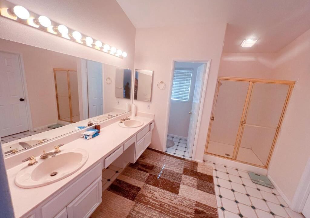 Photo of Bathroom in Estates at Canyon Crest