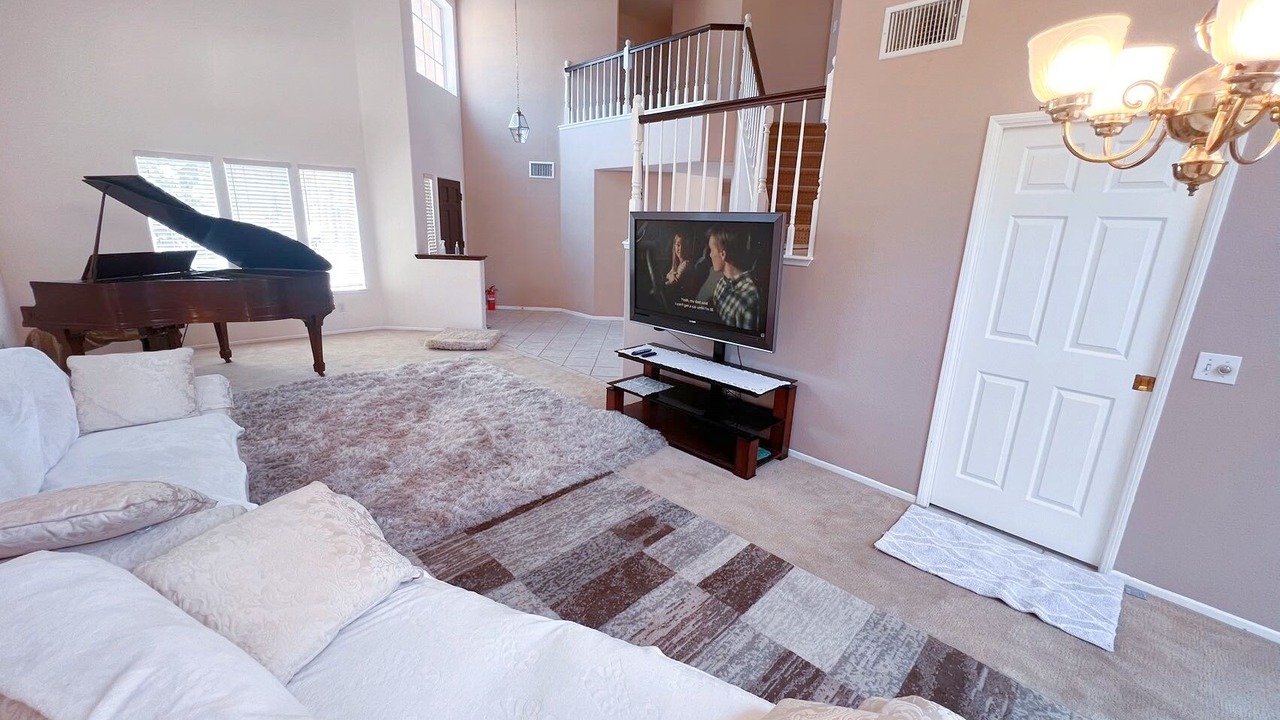 Photo of Livingroom in Estates at Canyon Crest