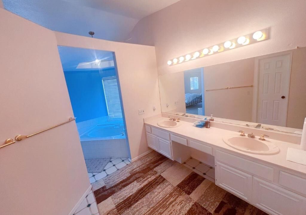 Photo of Bathroom in Estates at Canyon Crest