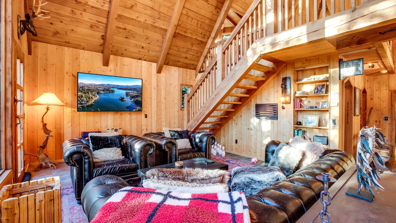 Photo of Livingroom in Blue Jay
