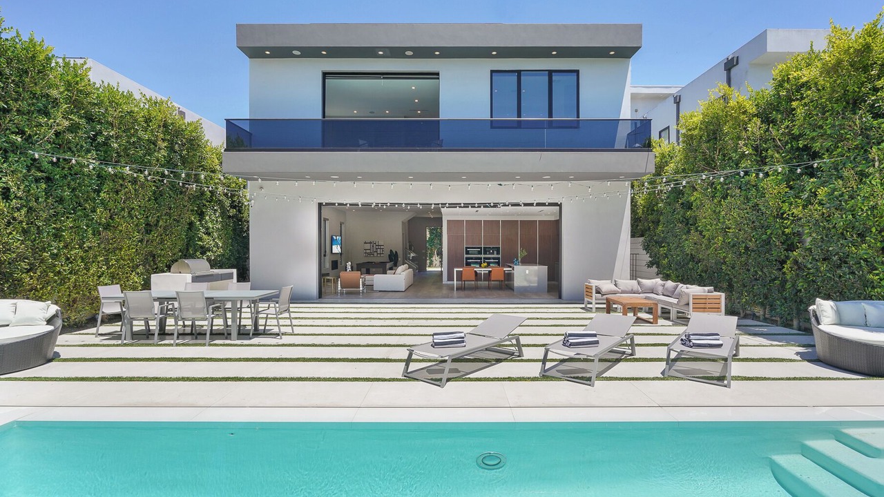 Photo of Outdoor in Beverly Grove