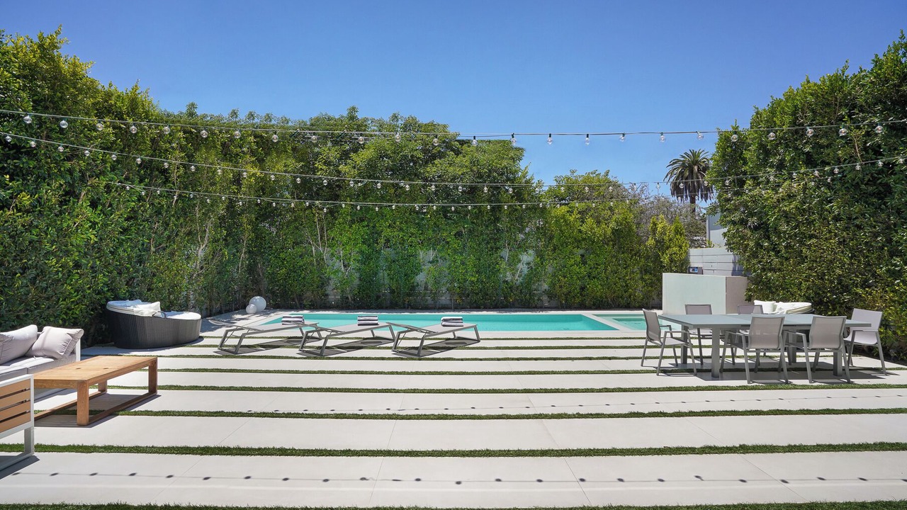 Photo of Outdoor in Beverly Grove