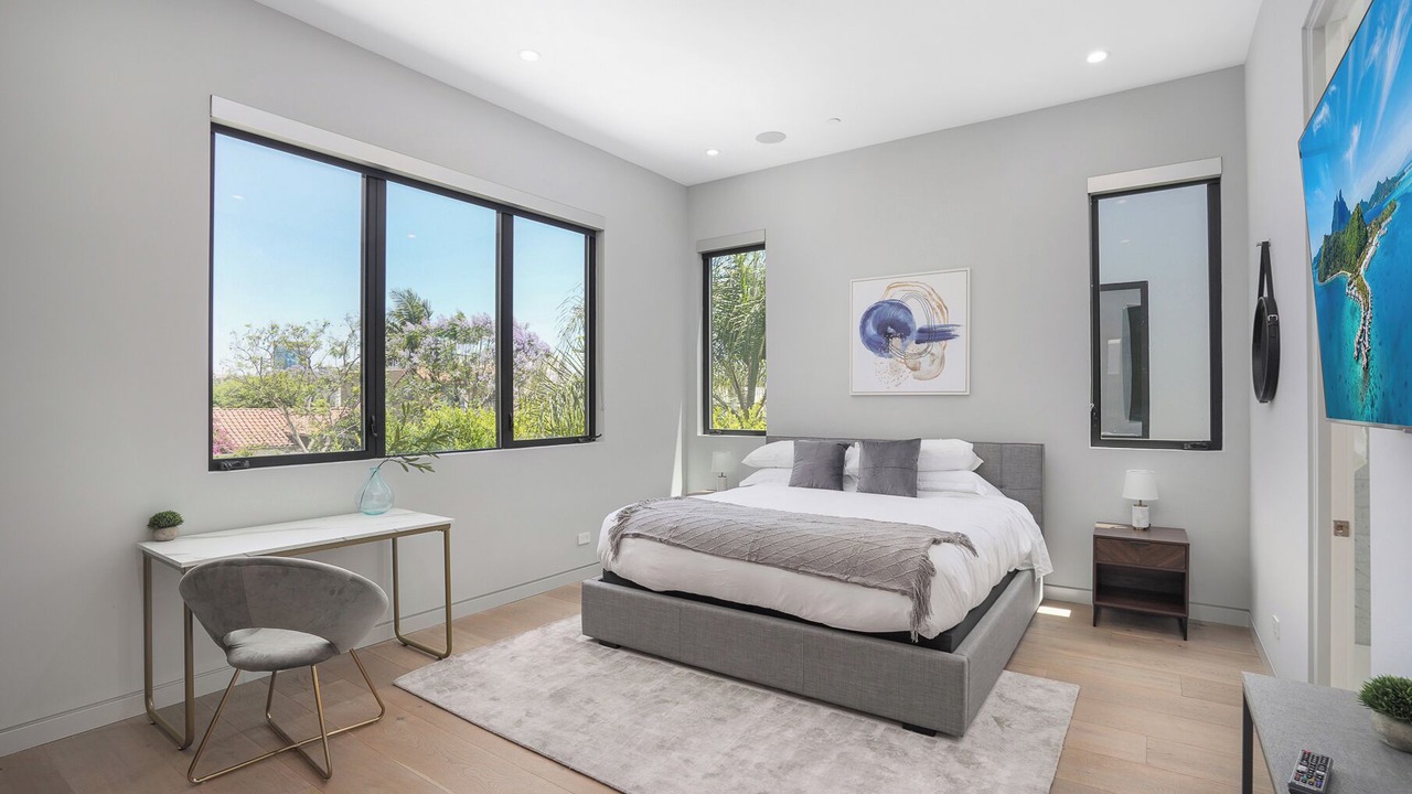 Photo of Bedroom in Beverly Grove