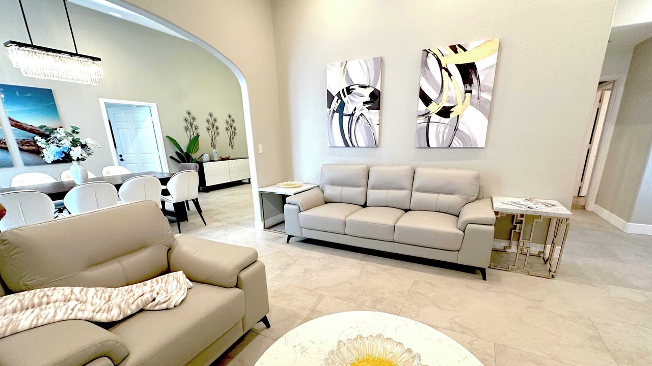 Photo of Livingroom in Sherwood Forest and Thistle Development