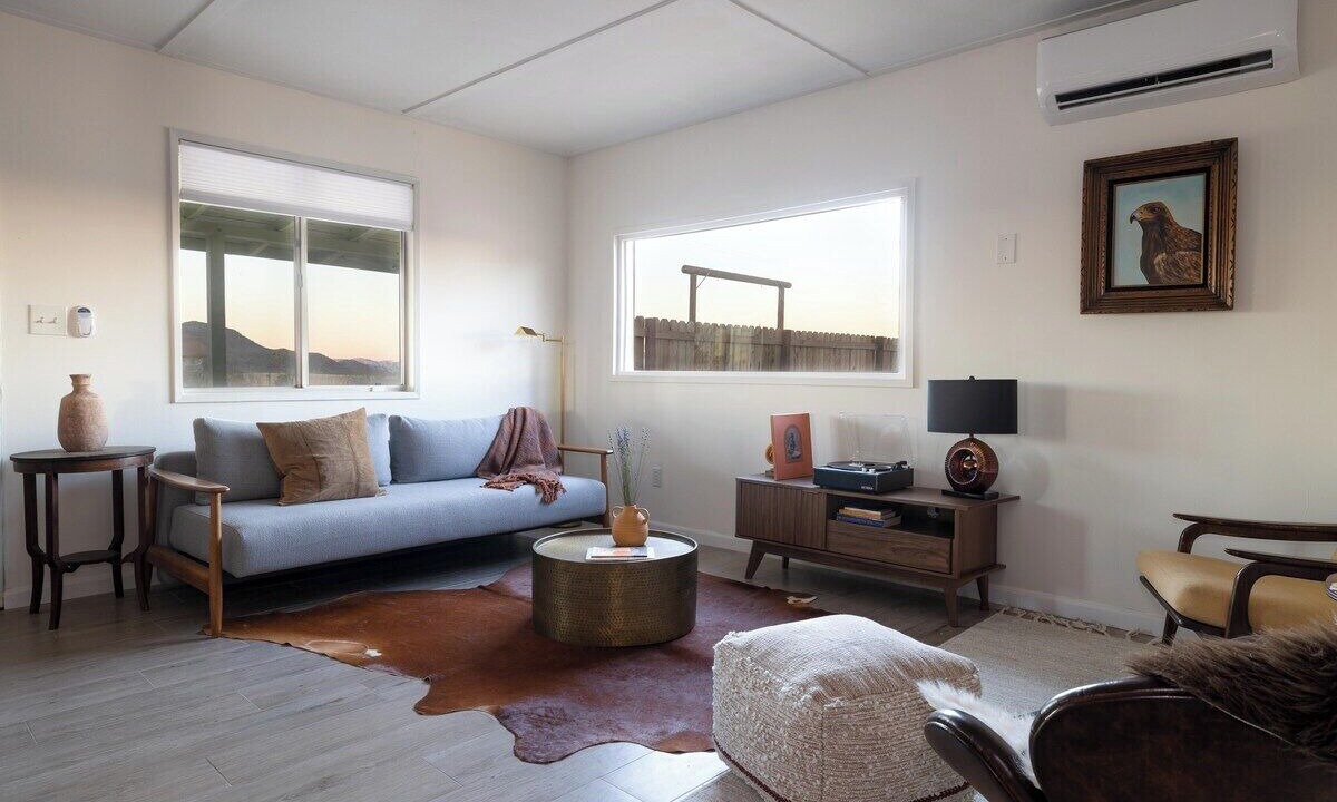 Photo of Livingroom in Landers