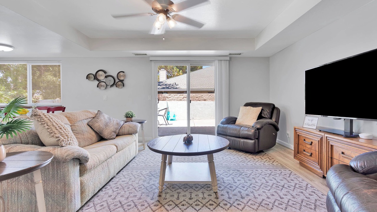 Photo of Livingroom in Victorville