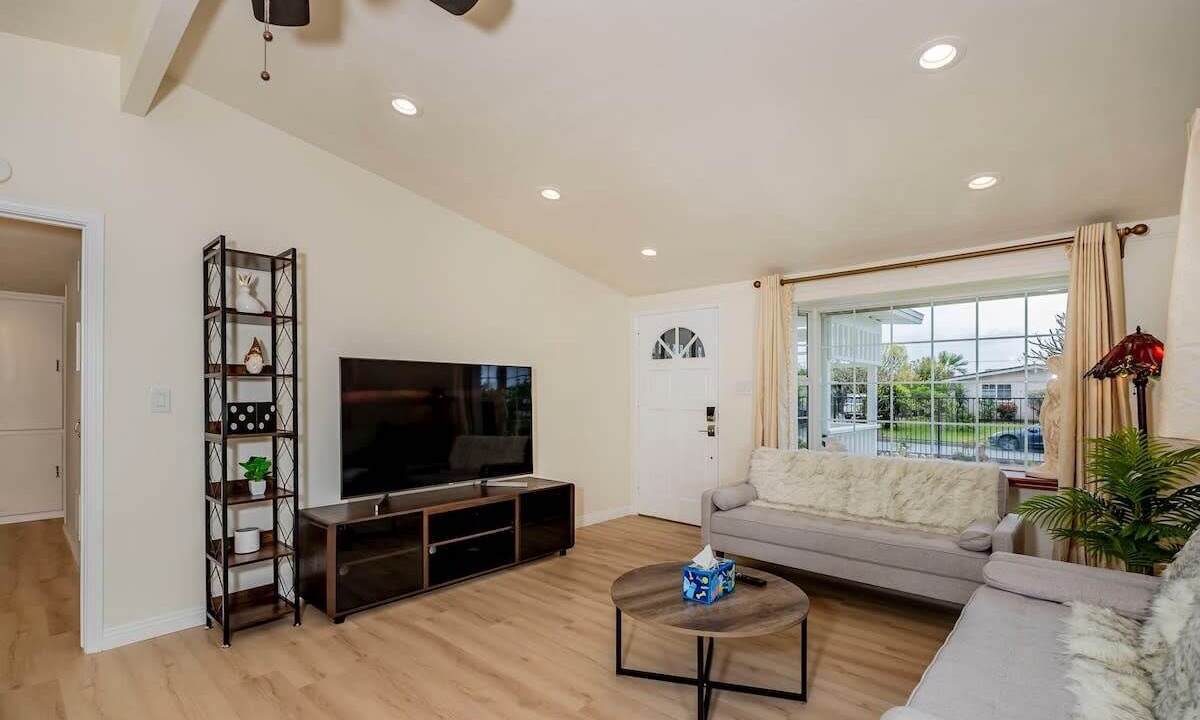 Photo of Livingroom in Glendora