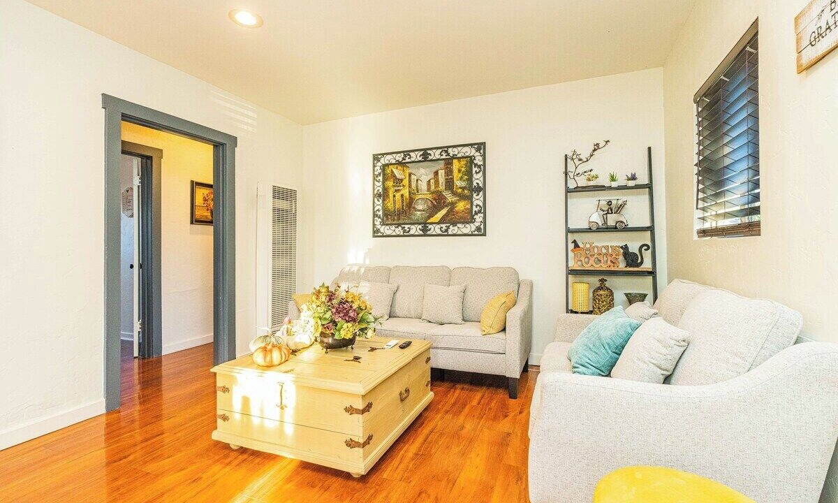 Photo of Livingroom in Glendora