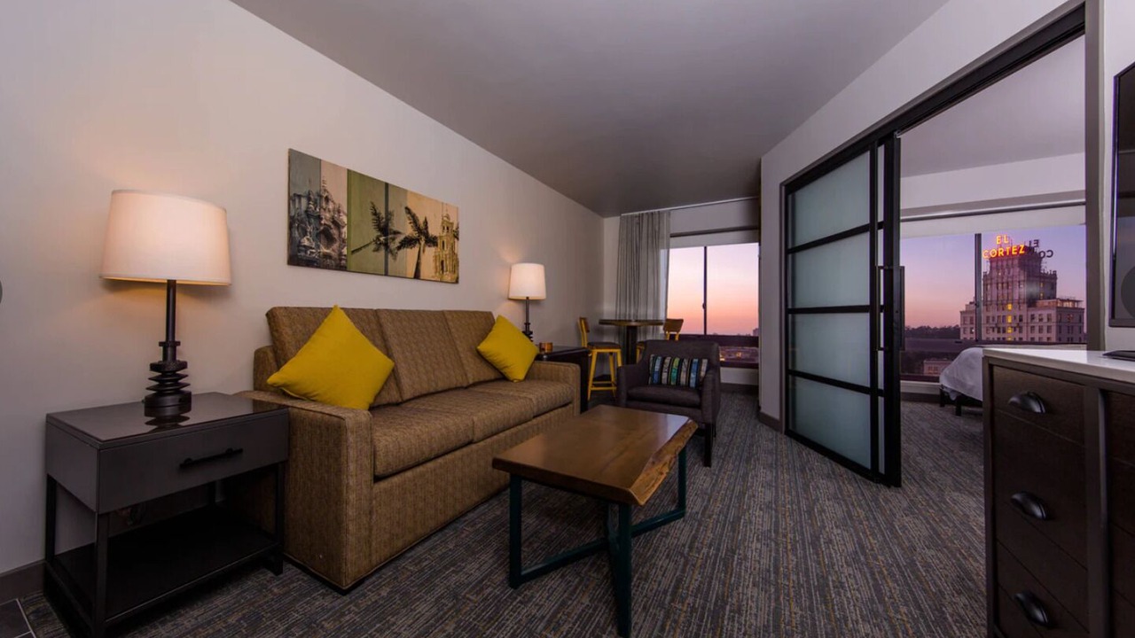 Photo of Livingroom in Cortez Hill