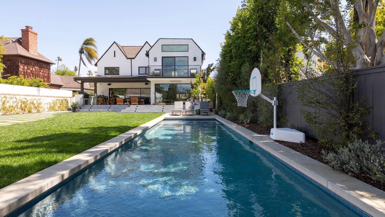 Photo of Outdoor in Greater Wilshire - Hancock Park