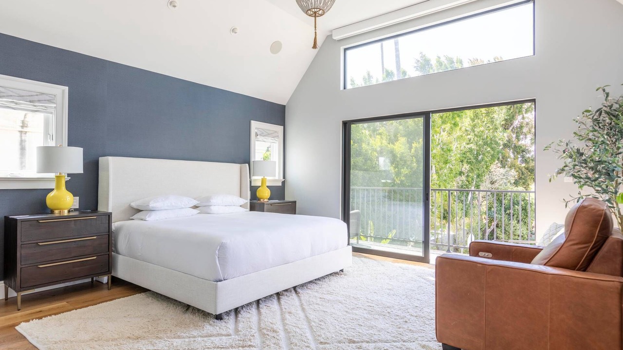 Photo of Bedroom in Greater Wilshire - Hancock Park