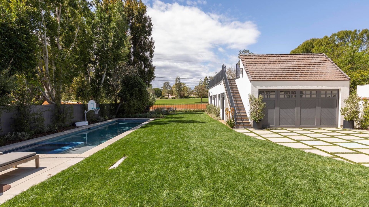 Photo of Outdoor in Greater Wilshire - Hancock Park