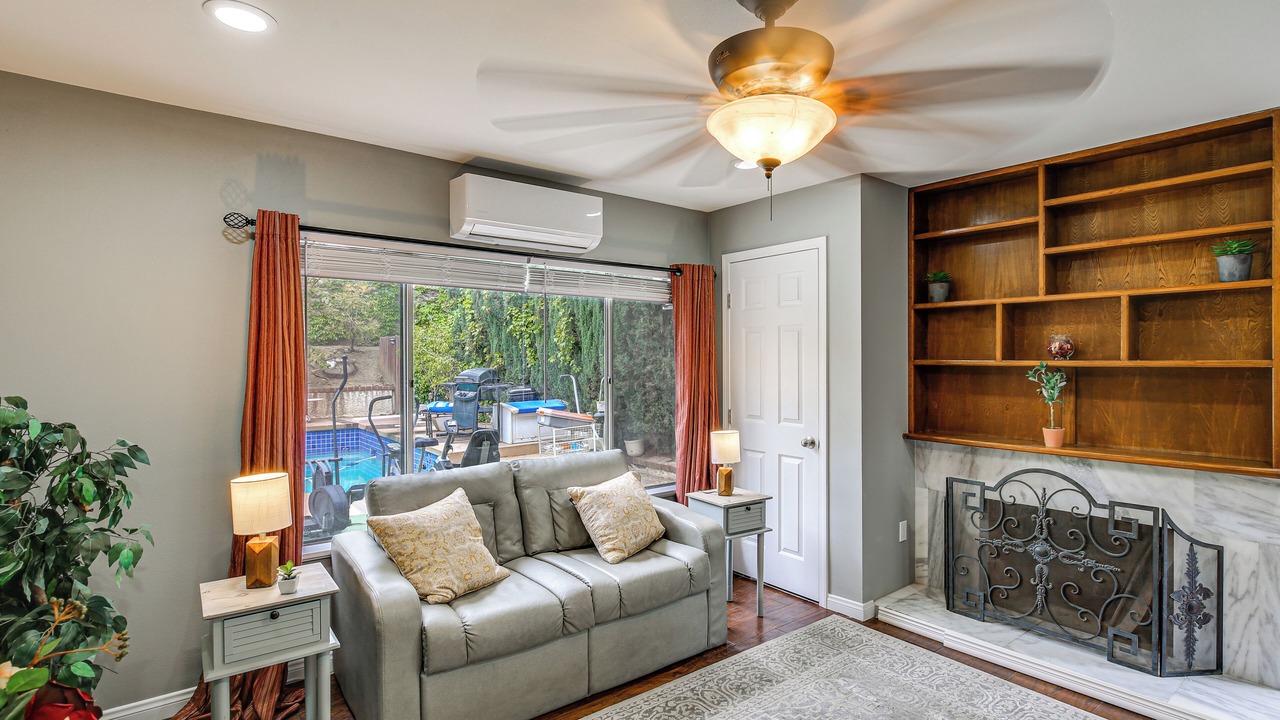 Photo of Livingroom in Anaheim Hills