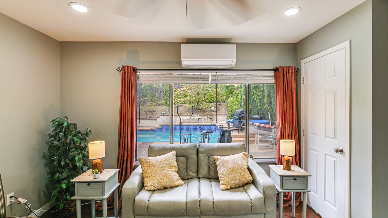 Photo of Livingroom in Anaheim Hills