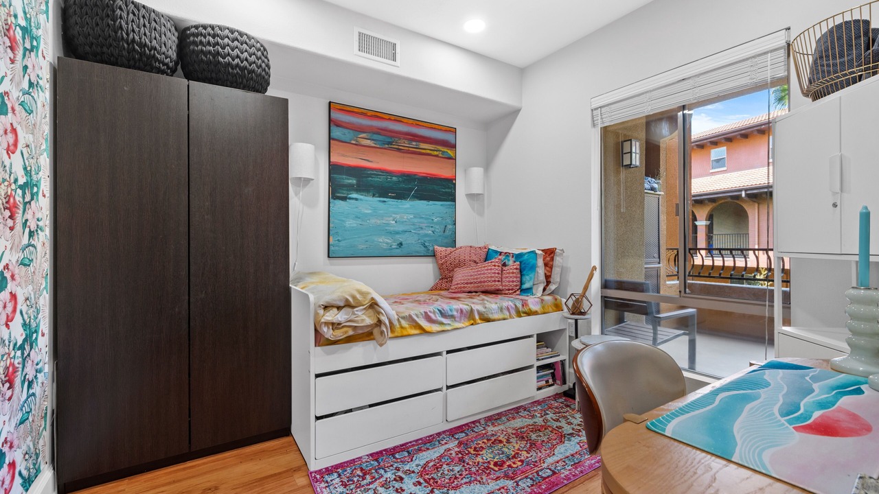 Photo of Bedroom in La Brea