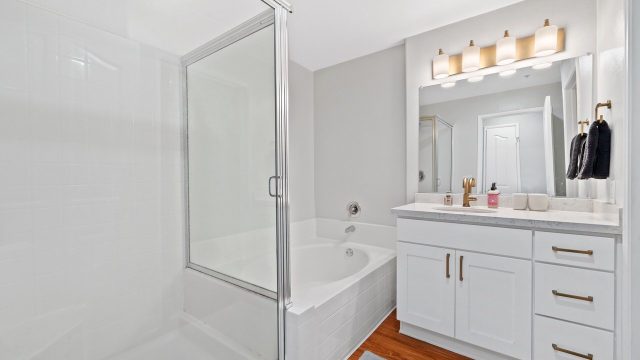 Photo of Bathroom in La Brea