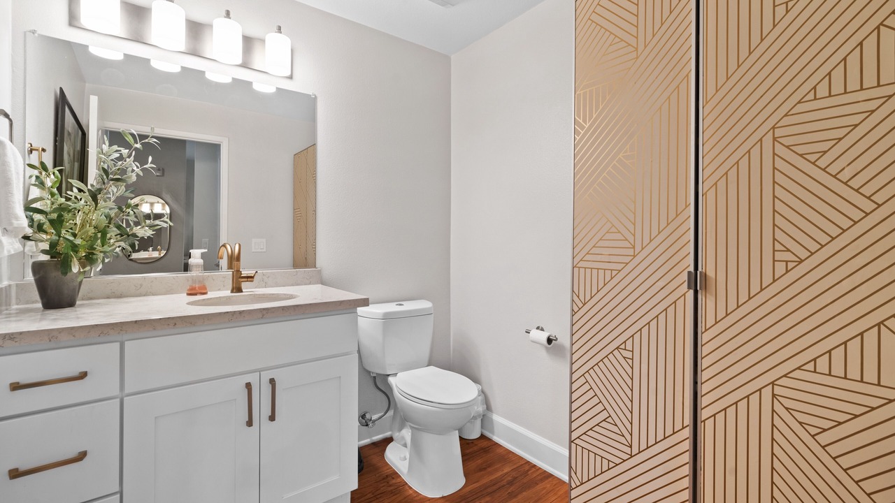 Photo of Bathroom in La Brea