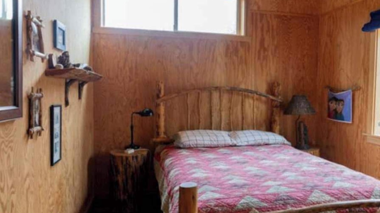 Photo of Bedroom in Groveland