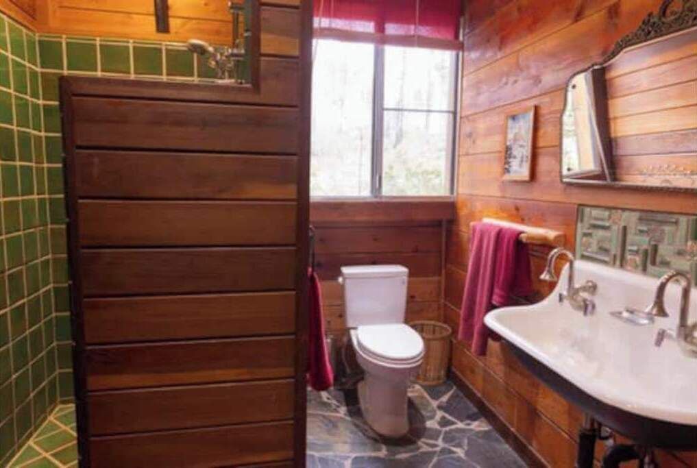 Photo of Bathroom in Groveland