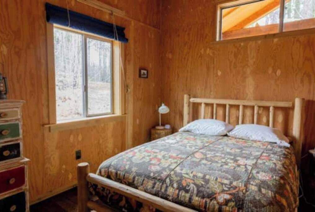 Photo of Bedroom in Groveland