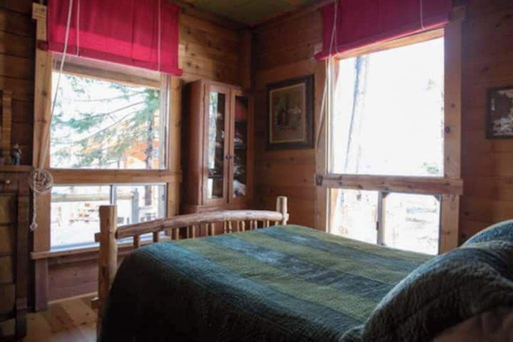 Photo of Bedroom in Groveland