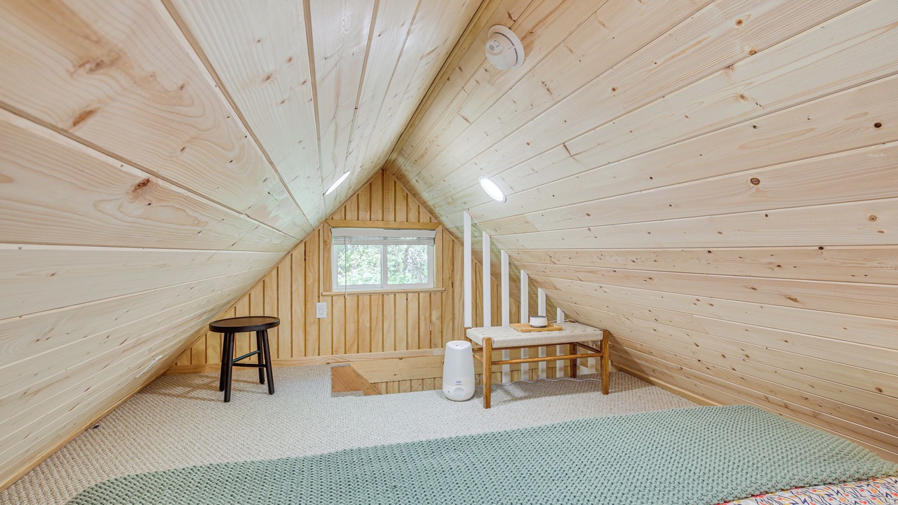 Photo of Bedroom in Crestline