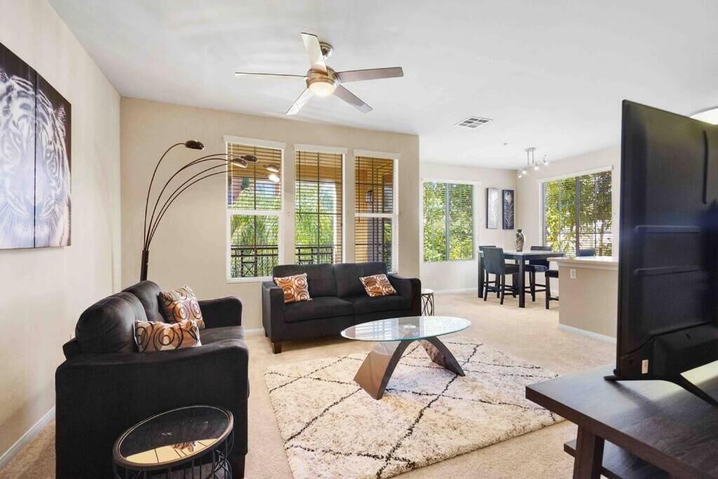 Photo of Livingroom in Anaheim Resort