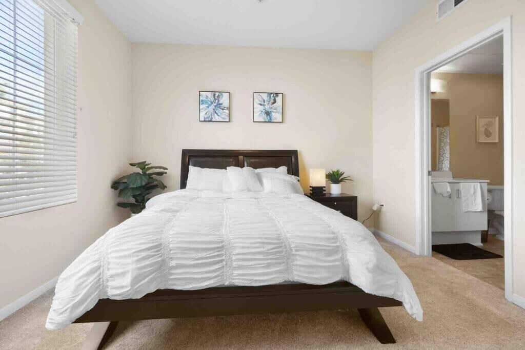 Photo of Bedroom in Anaheim Resort