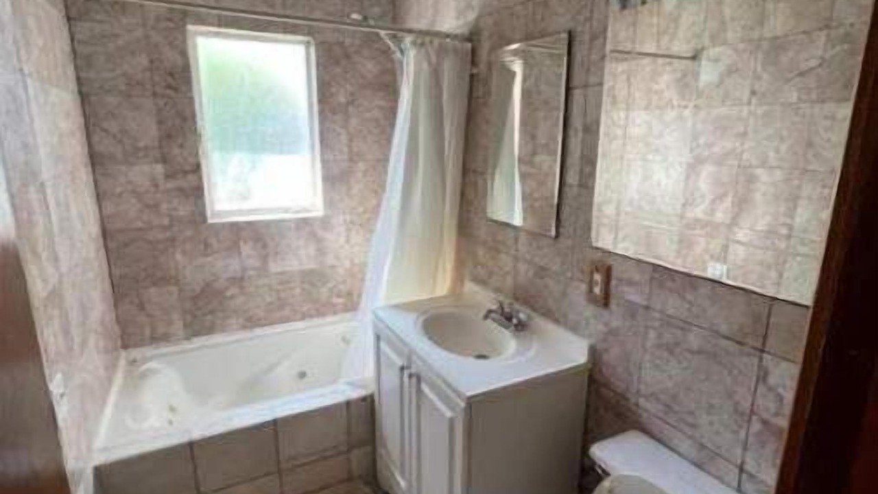 Photo of Bathroom in Sunset Park