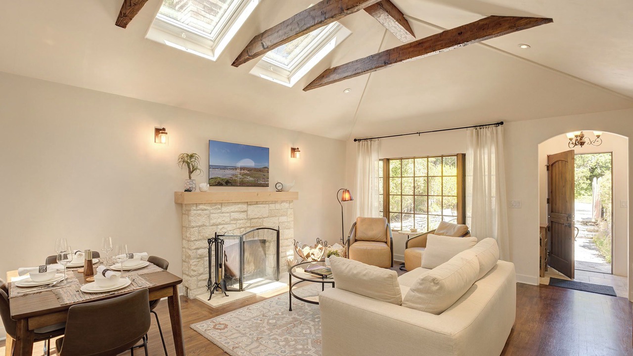 Photo of Livingroom in Southeast Carmel