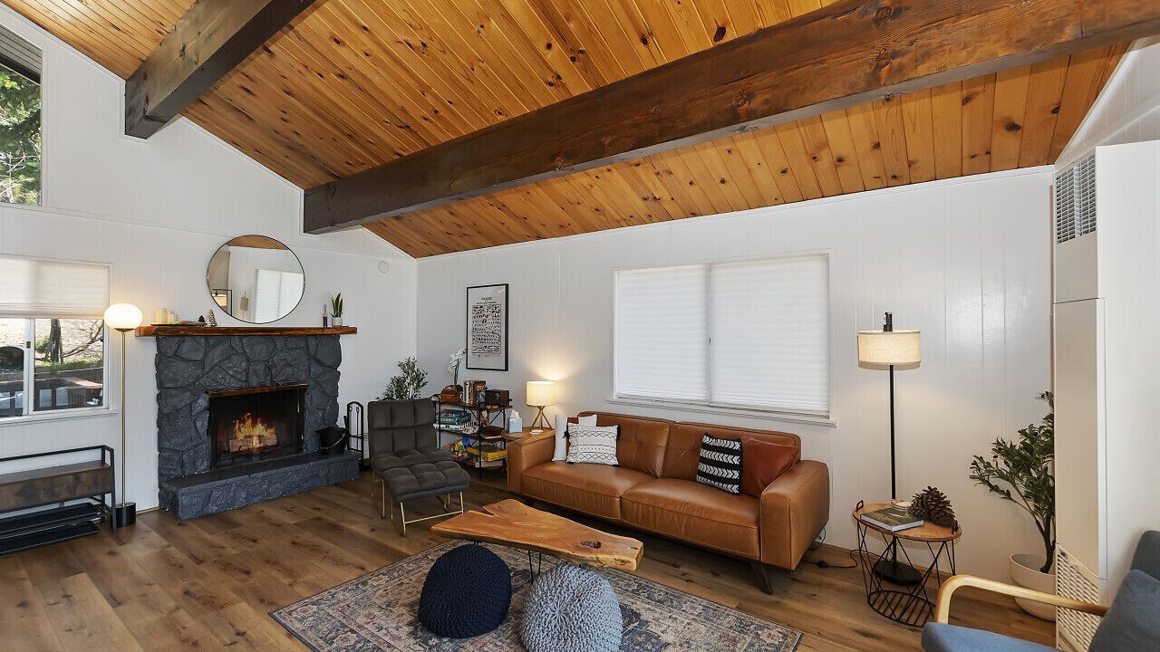 Photo of Bedroom in Running Springs