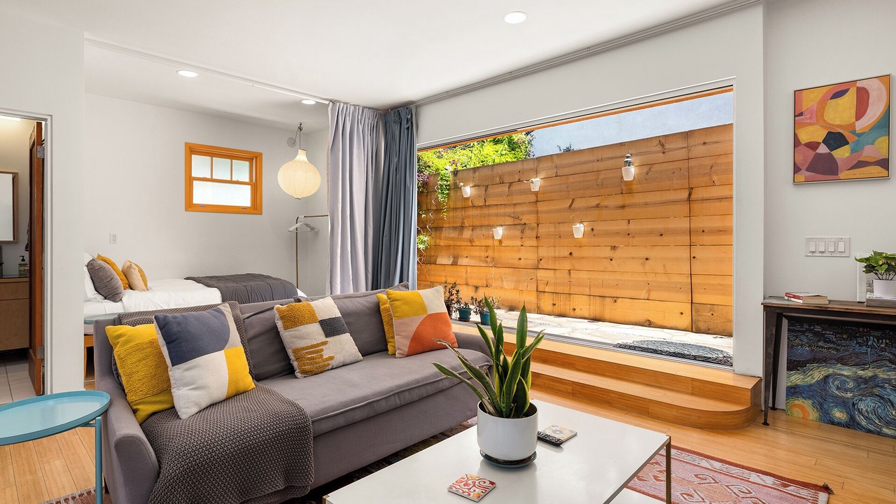Photo of Livingroom in Silver Strand