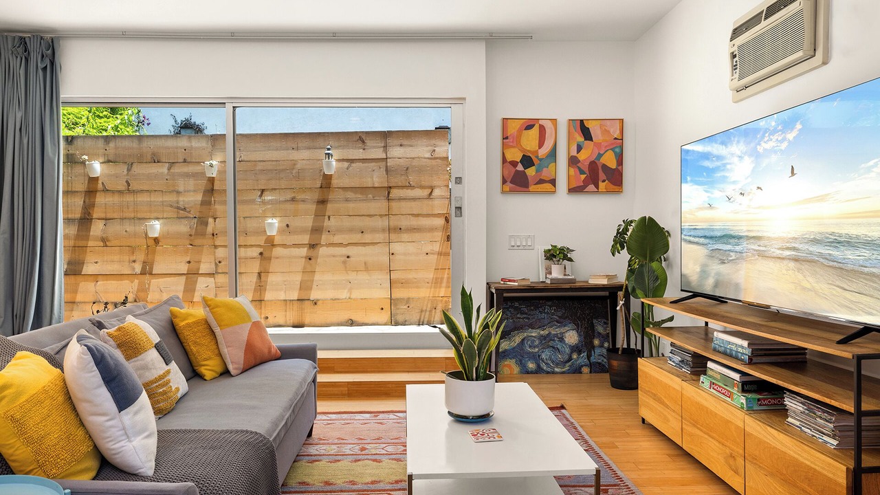 Photo of Livingroom in Silver Strand